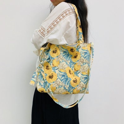 Autumn and Winter New One Shoulder Retro Wind Flower Corduroy Crossbody Bag Canvas Bag Women's Large Capacity Bag Student Class Bag