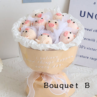 Crochet piggy bouquet, handmade piggy bouquet, bouquet for mom, hand woven piggy, crochet piggy, piggy doll, gift for her