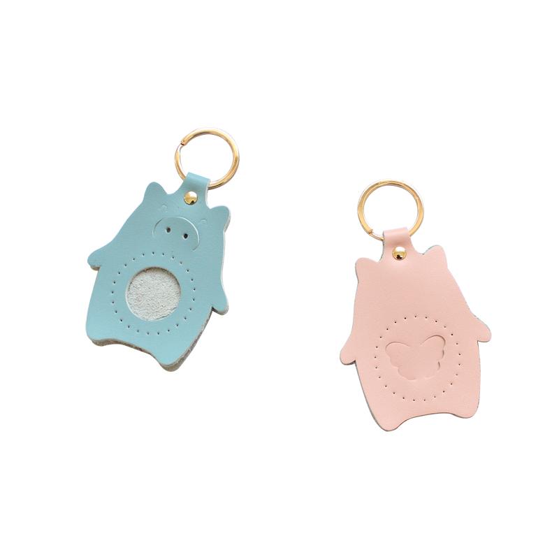 SMVAUON Cute Piglet Leather Keychain Wood Cutting Dies Mold Diy Phone Pendant Foal Pendant Bag Suitable For Die Cutting Machine